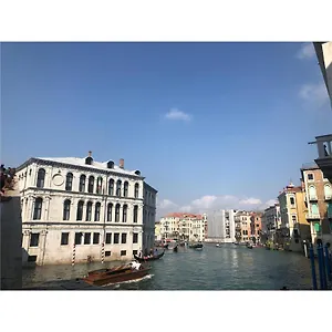 rialto-mercato-apartment-suite.hotelslidodijesolo.com/