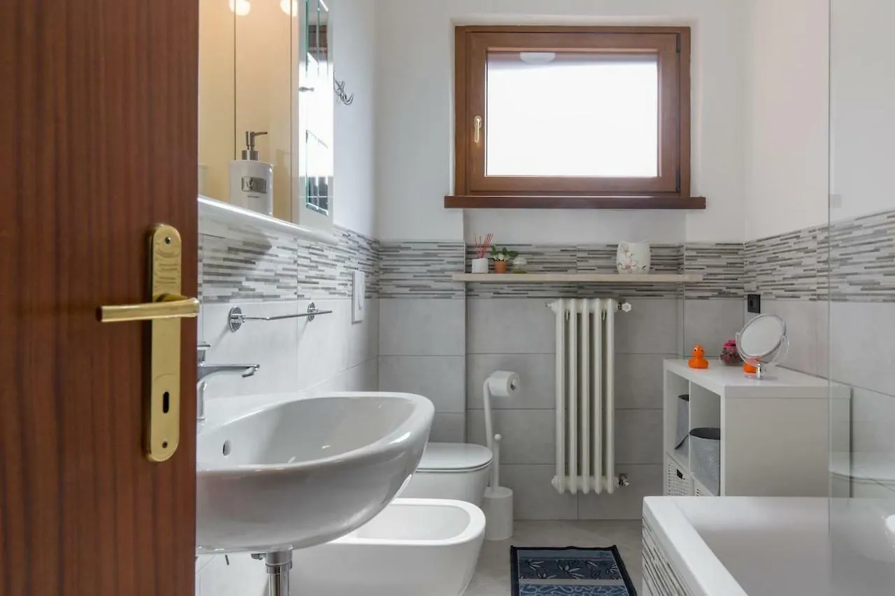 A Casa Di Giudy Apartment Desenzano del Garda