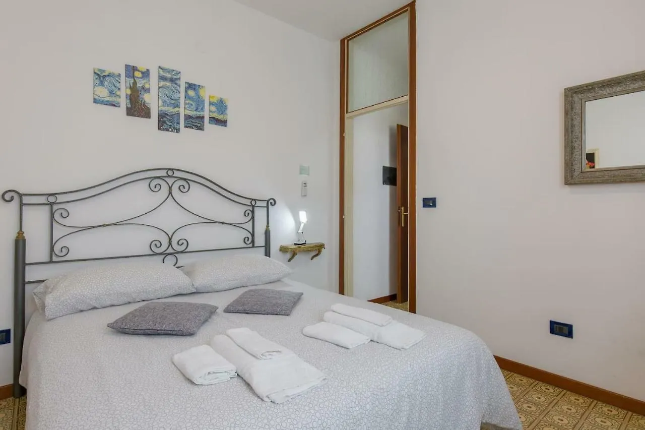 A Casa Di Giudy Apartment Desenzano del Garda Italy