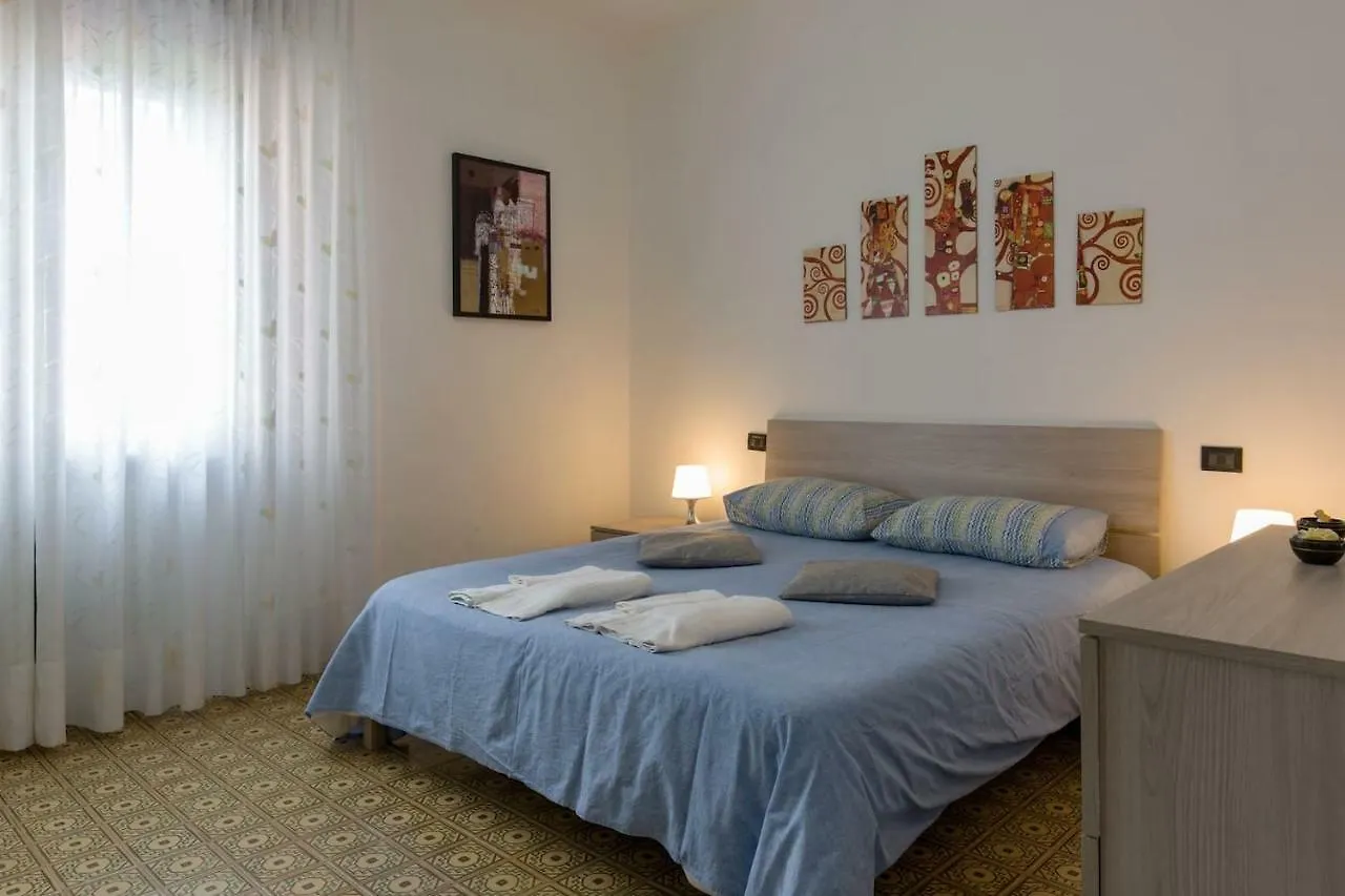 A Casa Di Giudy Apartment Desenzano del Garda 0*,