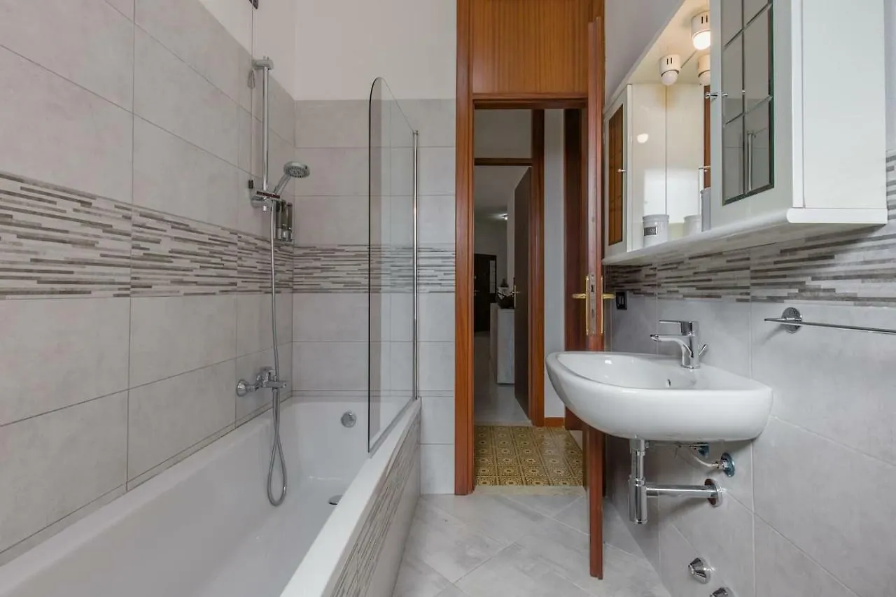A Casa Di Giudy Apartment Desenzano del Garda